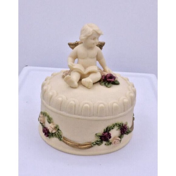 Dezine Ltd Trinket Box Bisque Hand Paainted Cherub,  Roses  & Ribbons Cream - Picture 2 of 5